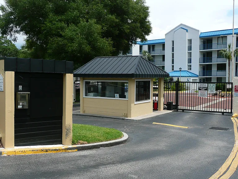 2424 W Tampa Bay Blvd #B106 — Photo 5