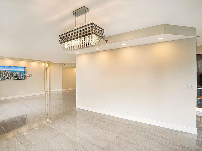 3500 Mystic Pointe Dr #1206 — Photo 31