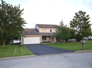 8994 Amy Leigh Ln, Clarence Center, NY 14032