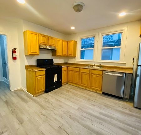 2nd image of 17 Chelsea Ave #2