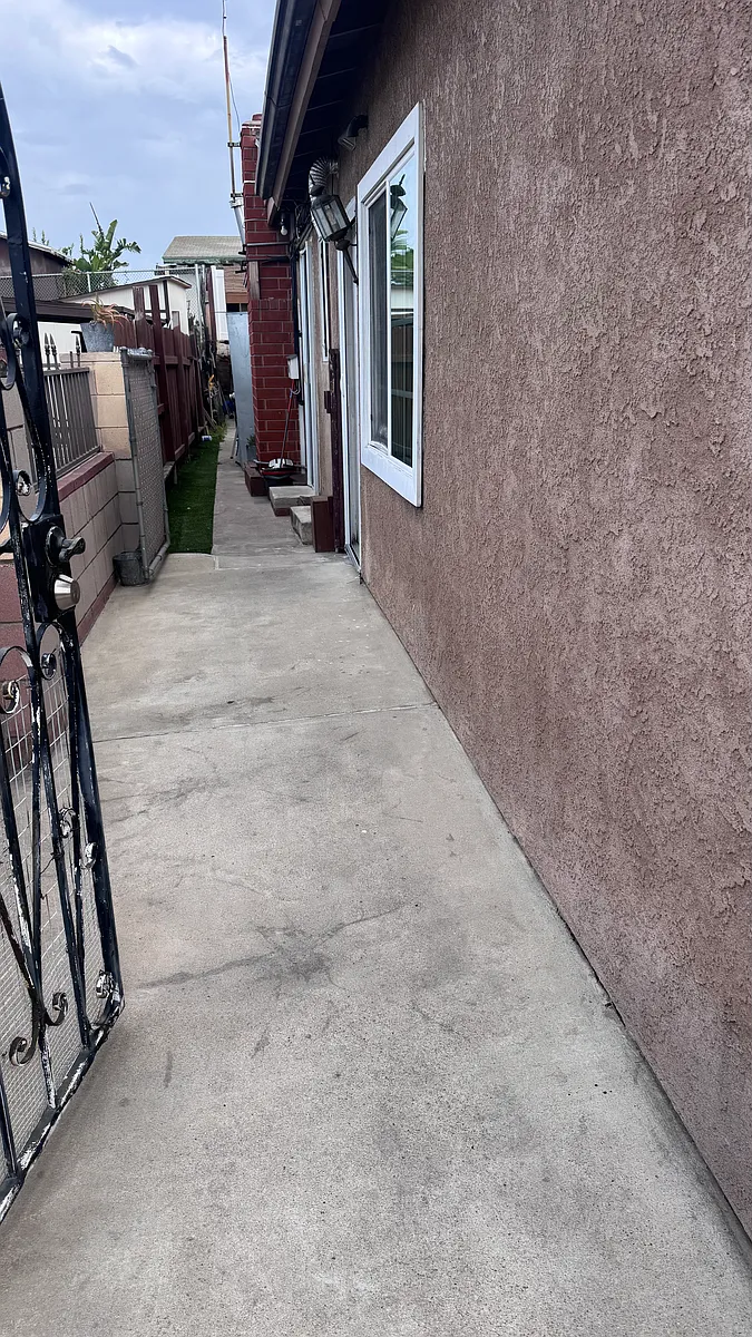 Building Photo - 3790 Arruza St #2