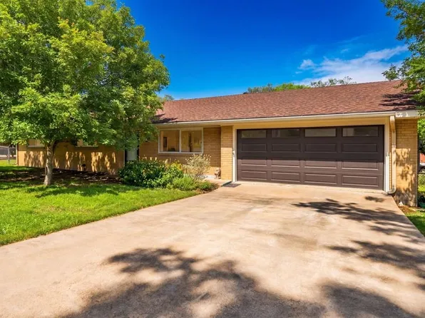 1123 Nancy Beth Dr, Kerrville, TX 78028