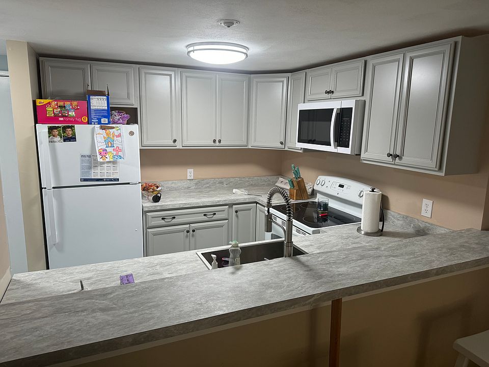 1st image of 200 Woodlawn Ave APT 204