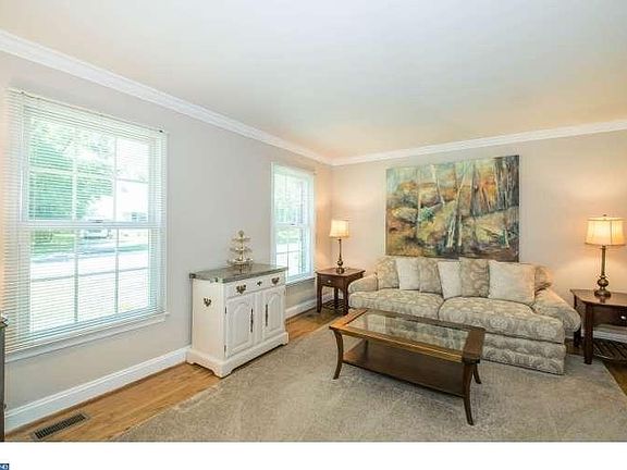 2nd image of 116 Dickinson Ln