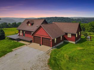 658 Sojourn Ln, Harpers Ferry, IA 52146