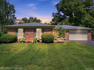 17236 Carol St, Livonia, MI 48152