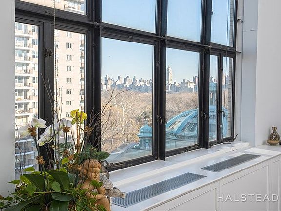 2nd image of 11 W 67th St #706