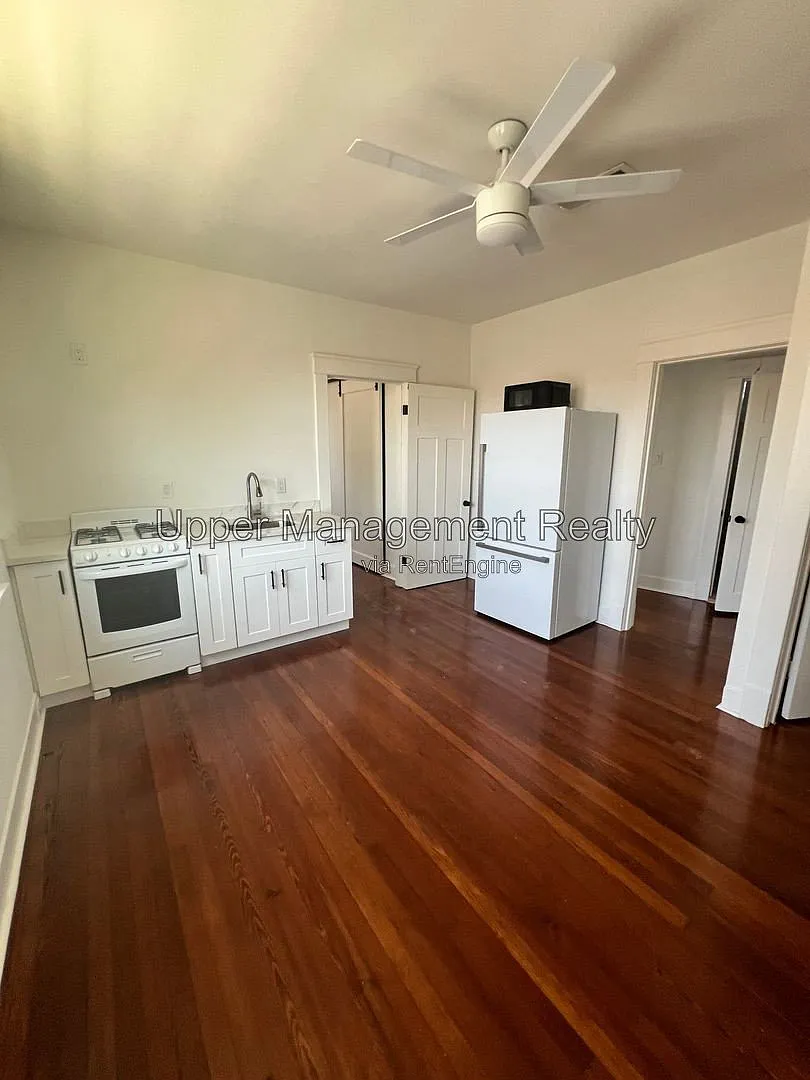 4 bed, 2.0 bath, $4,500 — Photo 2