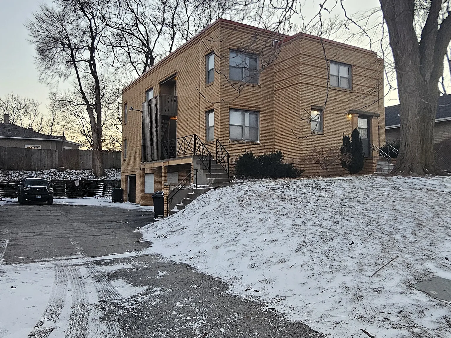 5057 Leavenworth St — Photo 2