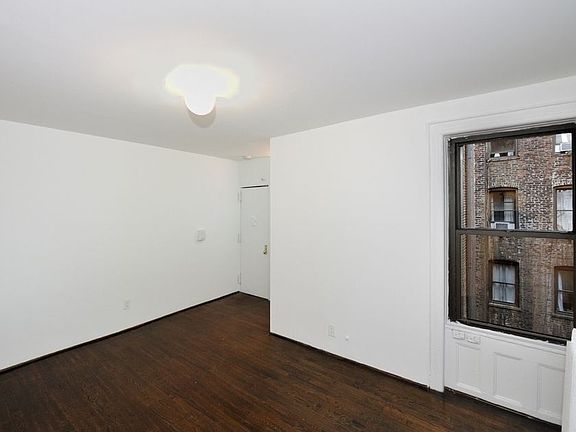 3rd image of 240 W 15th St APT 15