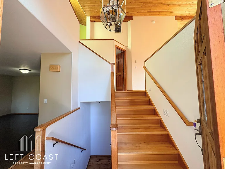7205 SW Burl Dr — Photo 10
