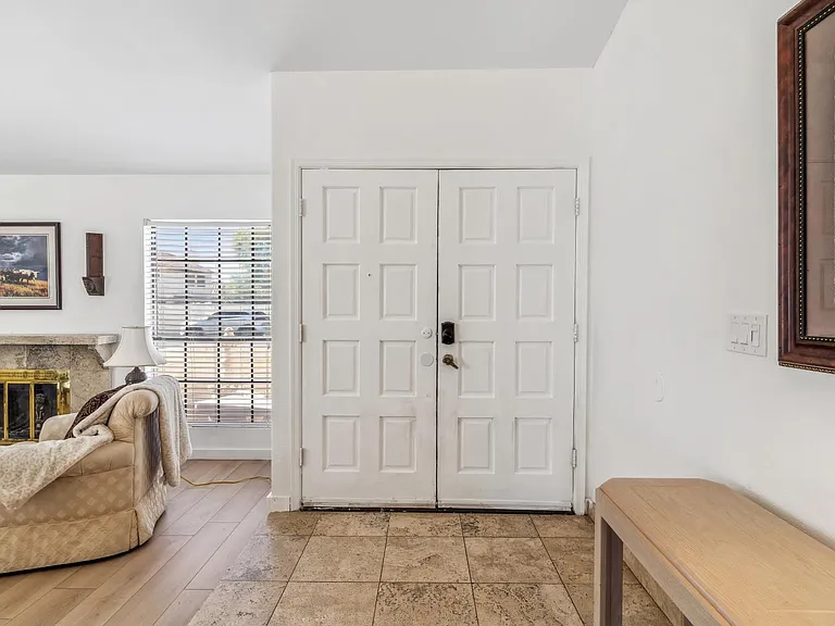 1739 N Palm Dr — Photo 13
