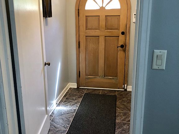 2nd image of 1060 S Elm Ave
