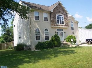 522 Buttonwood Ave, Maple Shade, NJ 08052