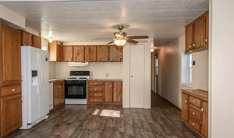 1303 Custer Dr — Photo 3