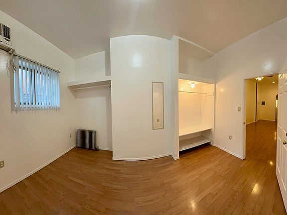 3rd image of 684 Lorimer St APT 1L