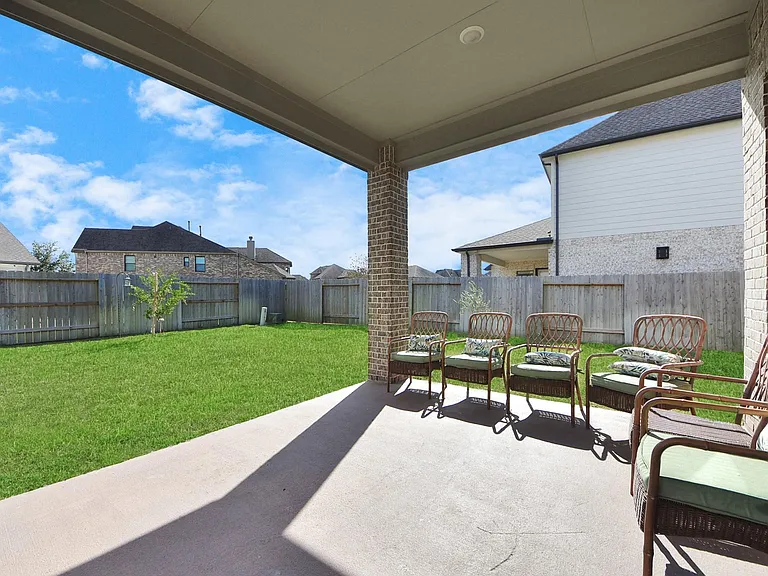 1911 Sapphire Pines Ln — Photo 45