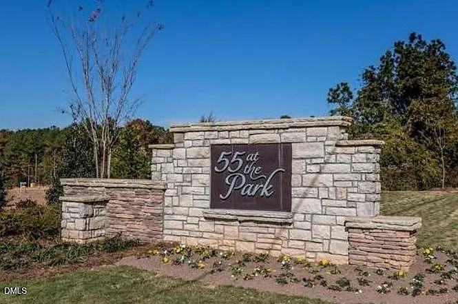 3 bed, 2.5 bath, 1935 sqft, $2,350 — Photo 4
