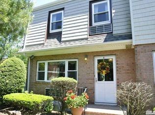 195 N Centre Ave APT 30, Rockville Centre, NY