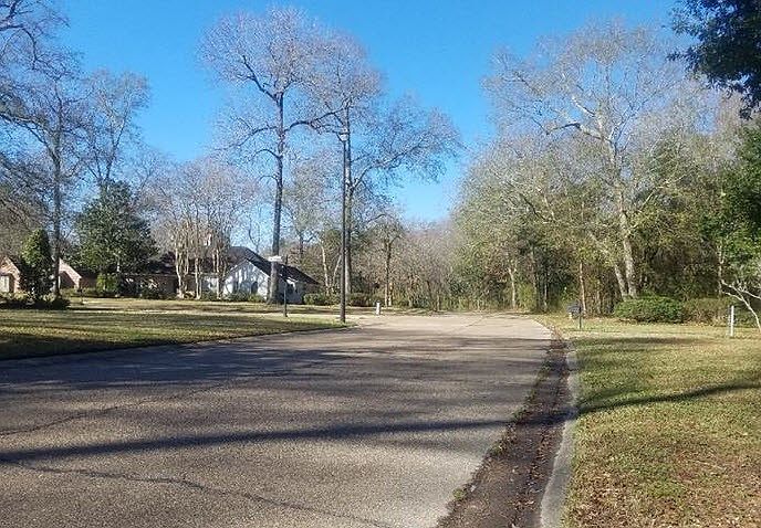 2nd image of 6119 N Shore Dr