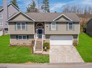 160 Auburn Dr, Morgantown, WV 26501