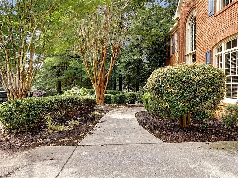 510 Jacaranda Ct — Photo 4