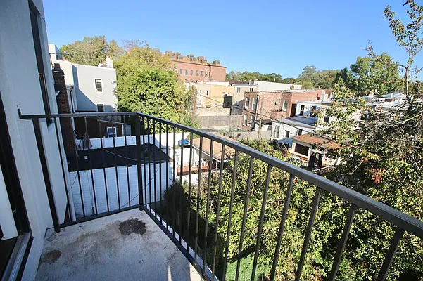 Rented by Delmark Realty LLC | media 25