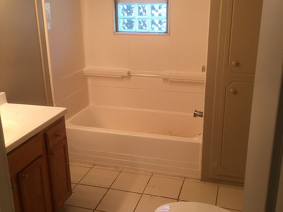 2nd image of 1044 W Shiawassee Ave