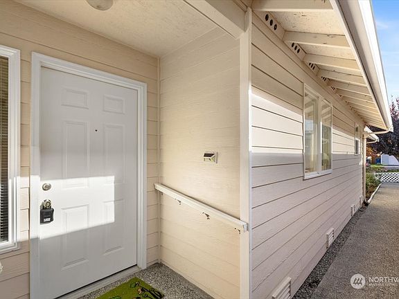 5th image of 15498 Esther Avenue SE