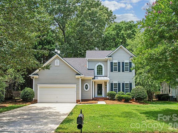 3rd image of 11627 Knightsdale Dr