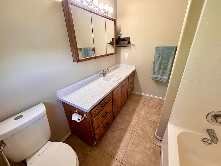 1265 N Santa Clara Pkwy — Photo 11