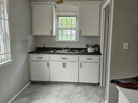 4th image of 20067 Bradford St