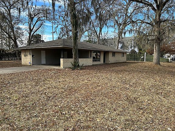 2nd image of 2201 Oak Park Dr
