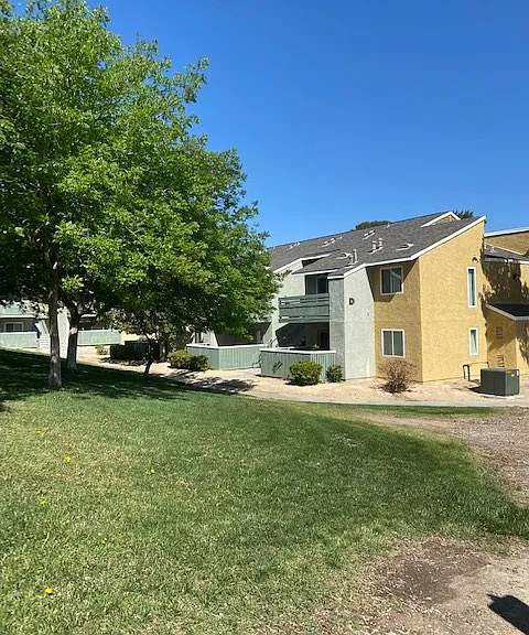 Virginia Terrace Apartments — Photo 3