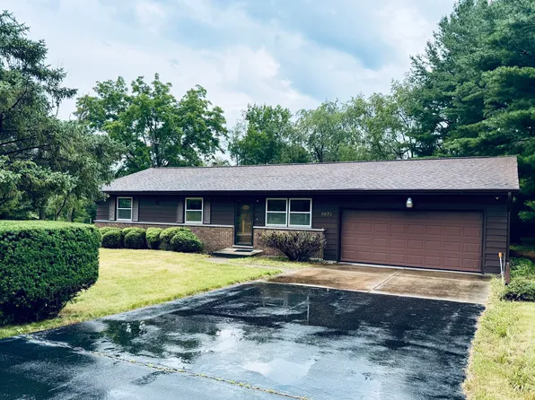 5872 S Beebe Dr, Rochelle, IL 61068