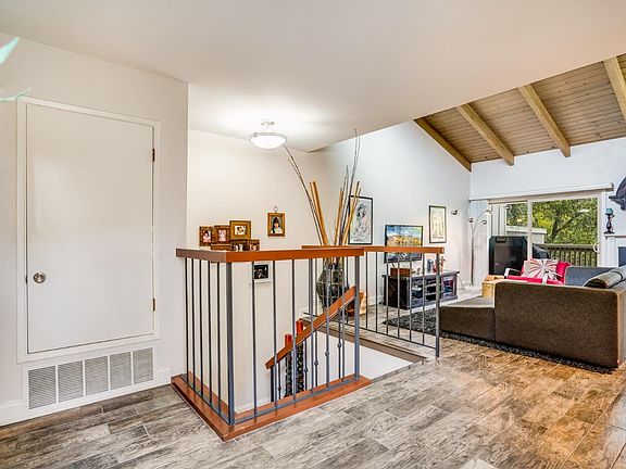 2nd image of 1632 Bayridge Way