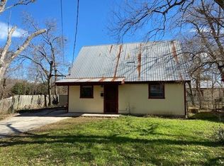 622 Trinity St, Lockhart, TX 78644