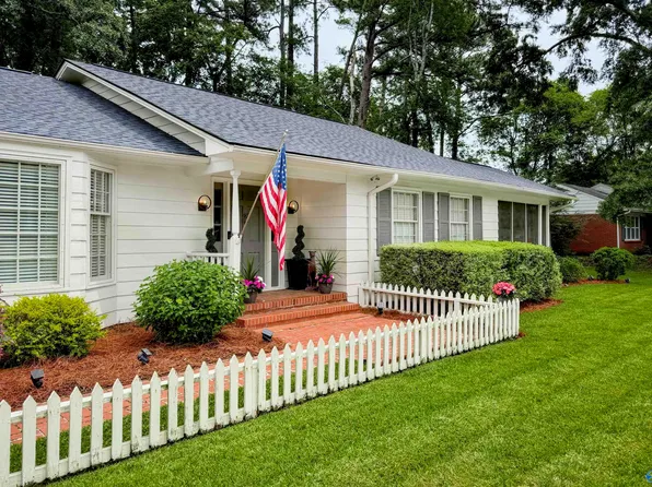 1802 Stratford Rd SE, Decatur, AL 35601