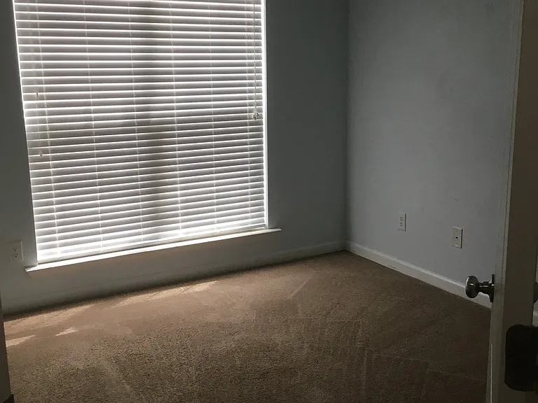 712 Keyes Dr — Photo 12
