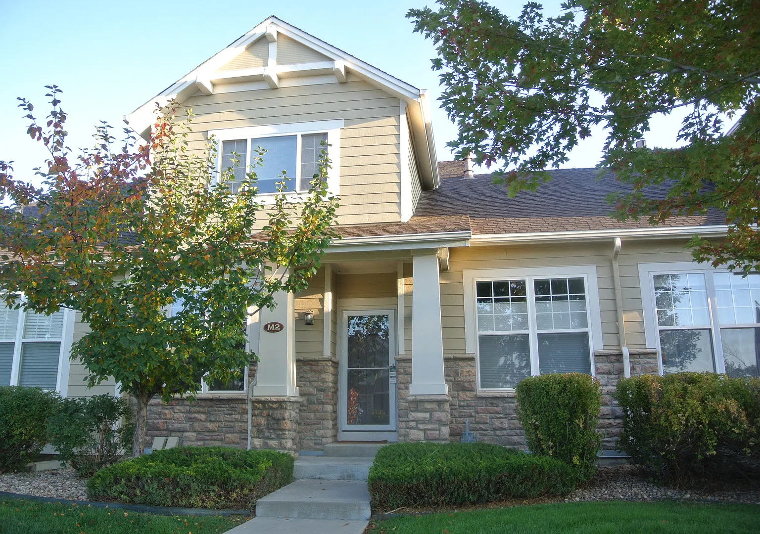 Luxurious Townhome in McKay Landing. — Photo 1