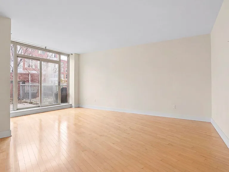 1125 Maxwell Ln #471 — Photo 2
