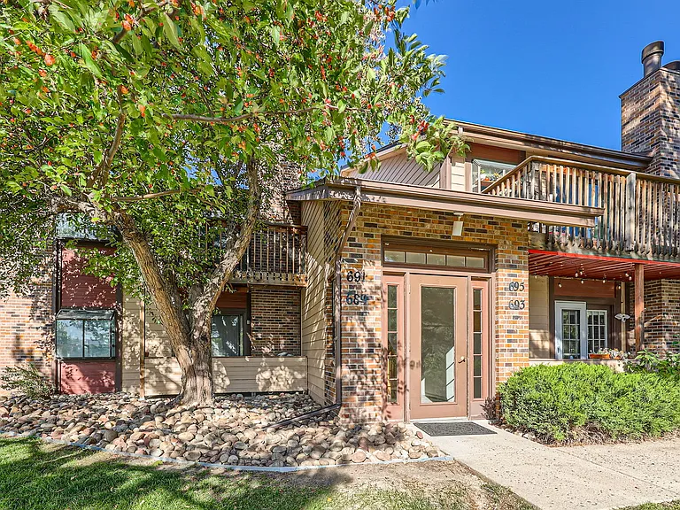691 Canyon Dr — Photo 4