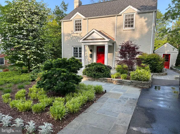 224 Forest Dr, Falls Church, VA 22046