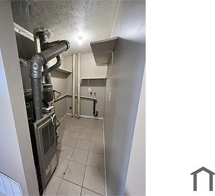 3rd image of 3104 Fordhaven Rd #2