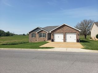 143 Briar Creek Cir, Weyers Cave, VA 24486