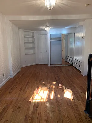 Rented by Chartwell Manhattan Realty | media 3