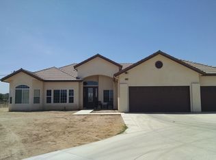 11407 E Ashlan Ave, Sanger, CA 93657