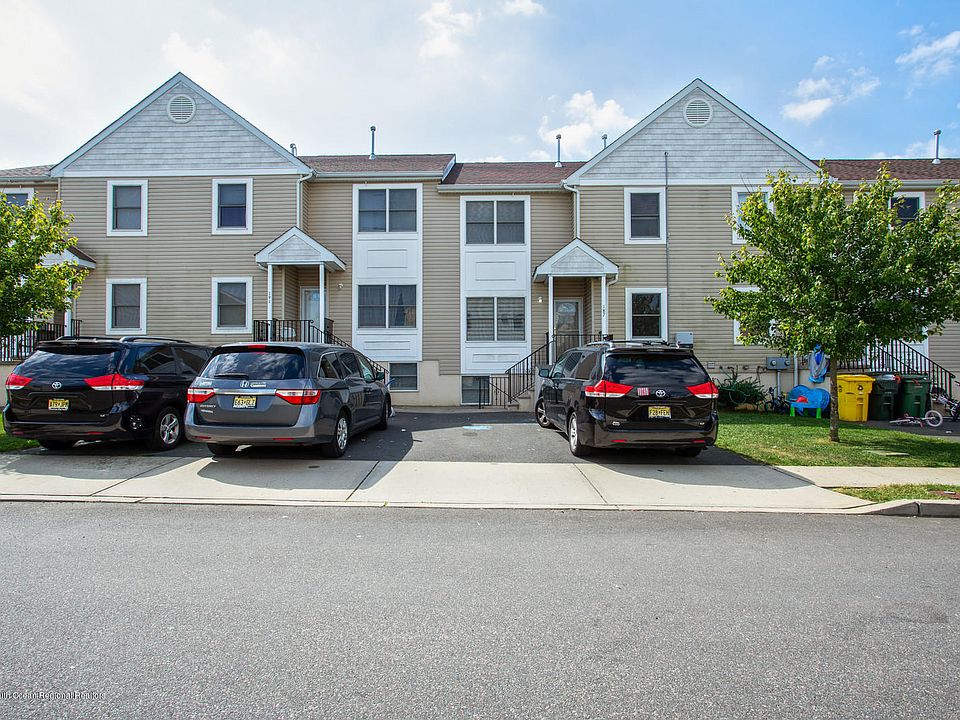 1st image of 187 Walnut Ave