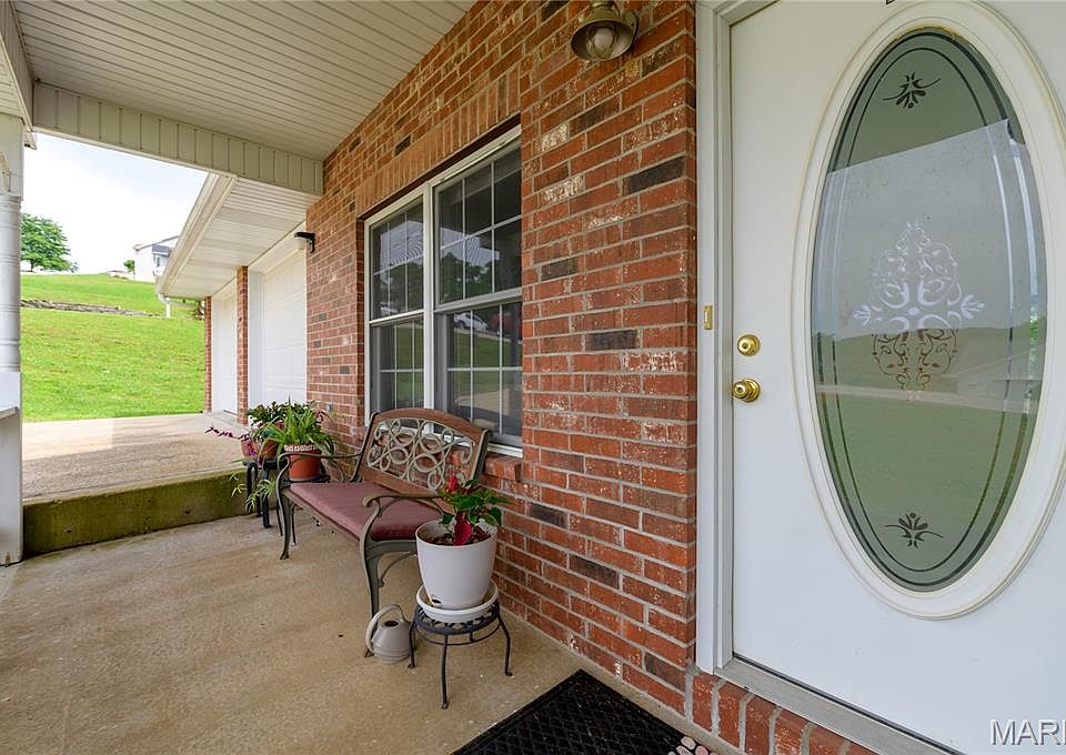 1st image of 160 Sawmill Ln