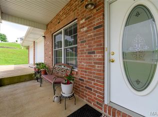 160 Sawmill Ln, Saint Robert, MO 65584